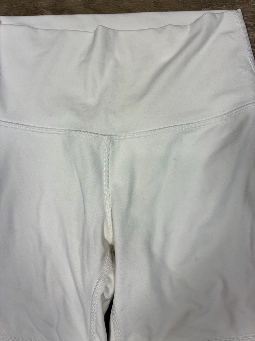 Lululemon Aligh 6” high rise shorts - Picture 8 of 9